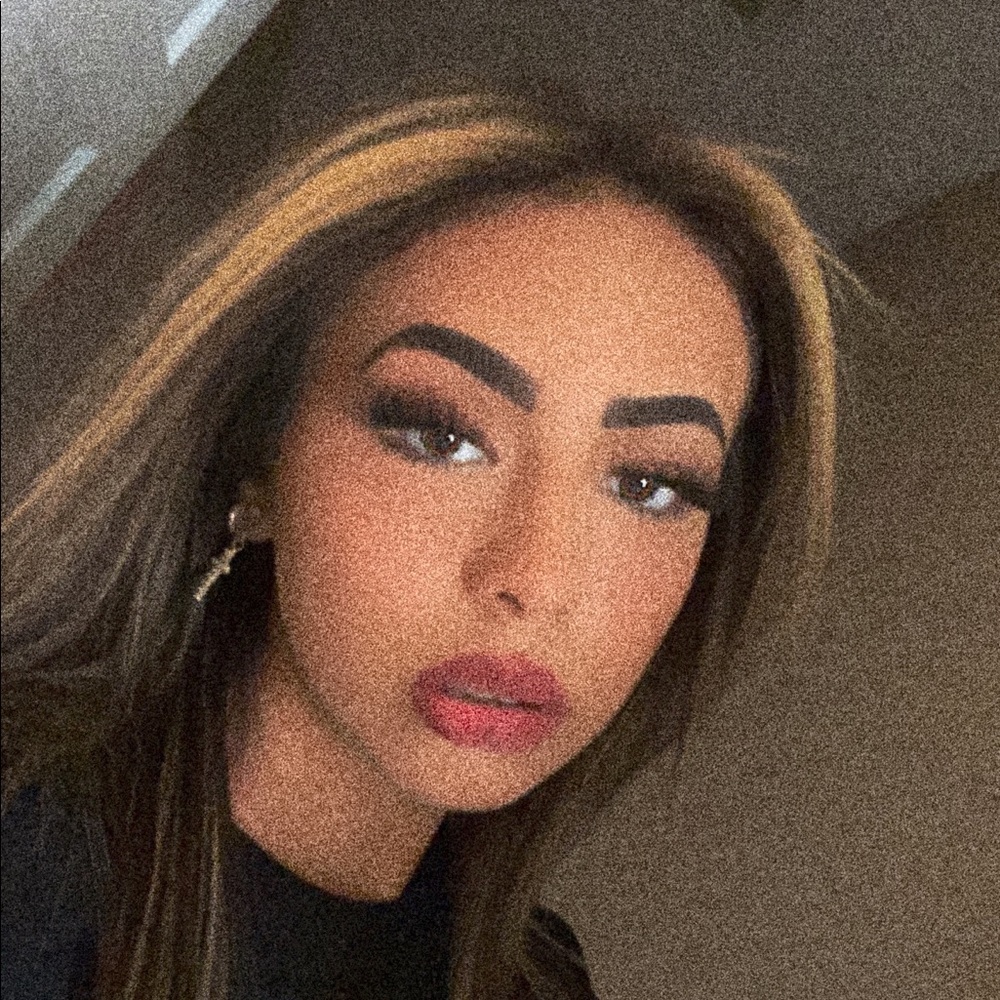 Meet your Posher, Aracely